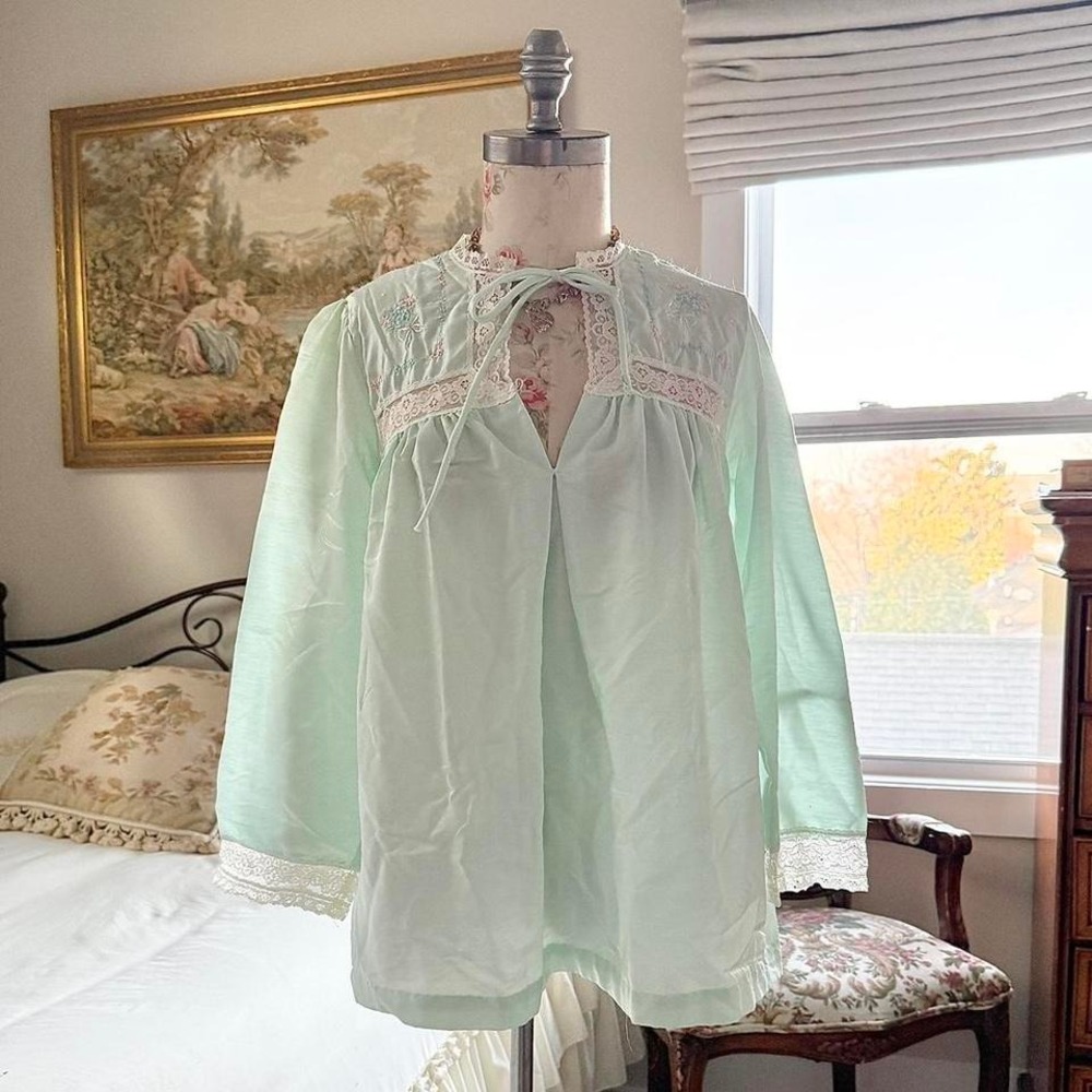 Green lace top 70s sears mint lace house jacket size 32